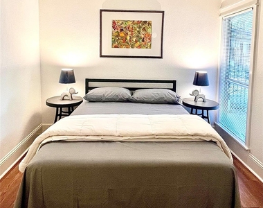 2109 N Red Cedar Circle - Photo Thumbnail 8