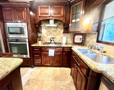 2109 N Red Cedar Circle - Photo Thumbnail 4