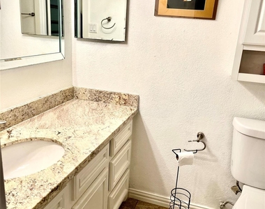 2109 N Red Cedar Circle - Photo Thumbnail 6