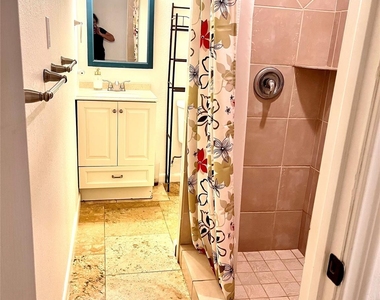 2109 N Red Cedar Circle - Photo Thumbnail 13