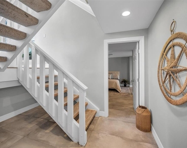 110 Carlyle Circle - Photo Thumbnail 36