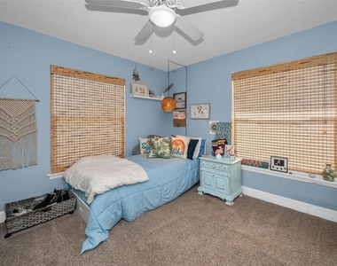 110 Carlyle Circle - Photo Thumbnail 34