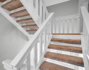110 Carlyle Circle - Photo Thumbnail 35