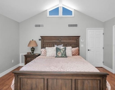 110 Carlyle Circle - Photo Thumbnail 26