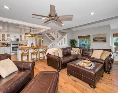 110 Carlyle Circle - Photo Thumbnail 12