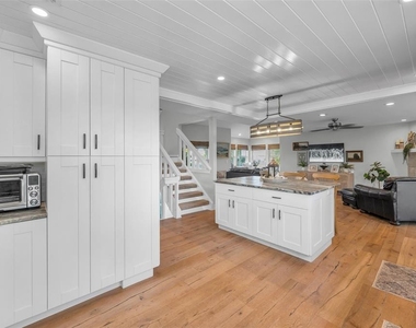 110 Carlyle Circle - Photo Thumbnail 18