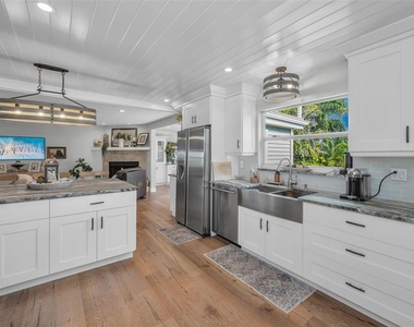 110 Carlyle Circle - Photo Thumbnail 14