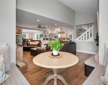 110 Carlyle Circle - Photo Thumbnail 20