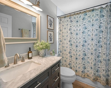 110 Carlyle Circle - Photo Thumbnail 33