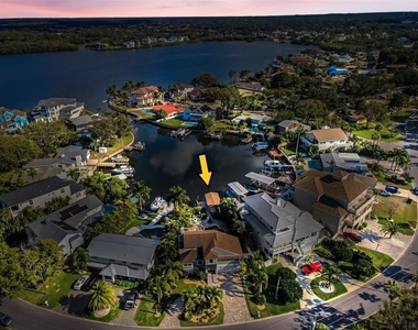 110 Carlyle Circle - Photo Thumbnail 1