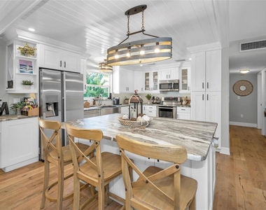110 Carlyle Circle - Photo Thumbnail 17