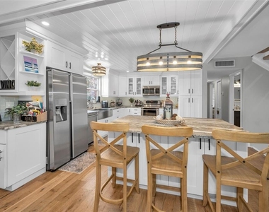 110 Carlyle Circle - Photo Thumbnail 16
