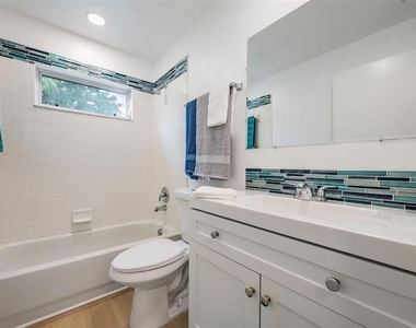 4208 Pine Isle Drive - Photo Thumbnail 21