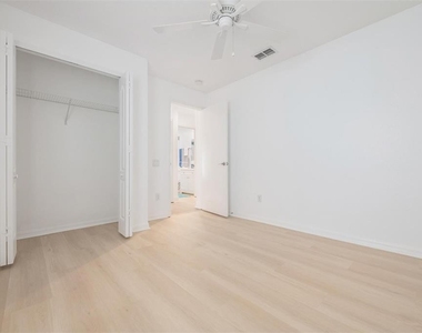 4208 Pine Isle Drive - Photo Thumbnail 20