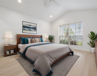 4208 Pine Isle Drive - Photo Thumbnail 41