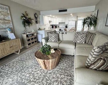 4849 Saxon Drive - Photo Thumbnail 4