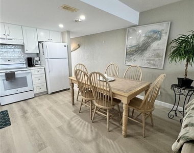 4849 Saxon Drive - Photo Thumbnail 3