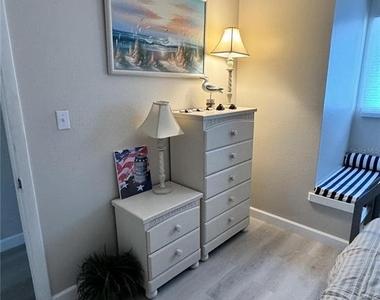 4849 Saxon Drive - Photo Thumbnail 5