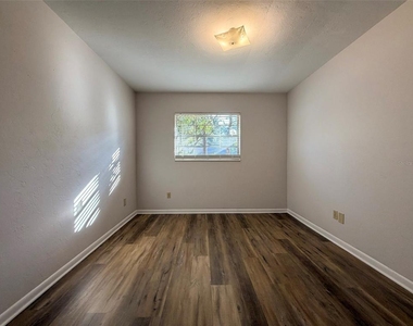 3146 Nw 46th Avenue - Photo Thumbnail 18