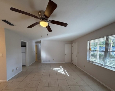 3146 Nw 46th Avenue - Photo Thumbnail 11