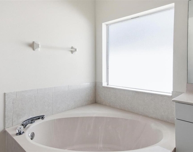 29 East Diamond Drive - Photo Thumbnail 42