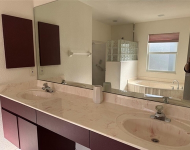 640 Boundary Boulevard - Photo Thumbnail 16