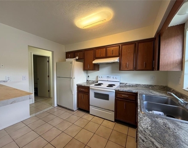 2507 Terry Lane - Photo Thumbnail 7