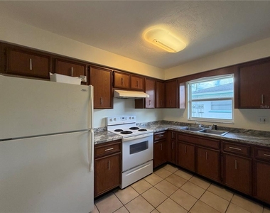 2507 Terry Lane - Photo Thumbnail 6