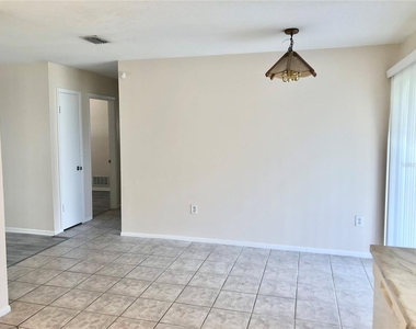 804 67th Avenue Terrace W - Photo Thumbnail 3