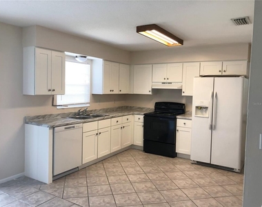 804 67th Avenue Terrace W - Photo Thumbnail 4