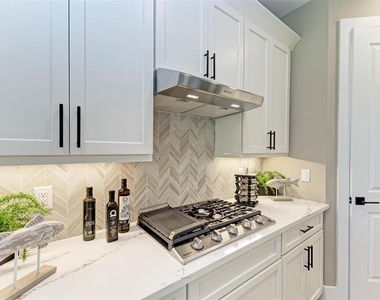 10016 Rembrandt Way - Photo Thumbnail 8