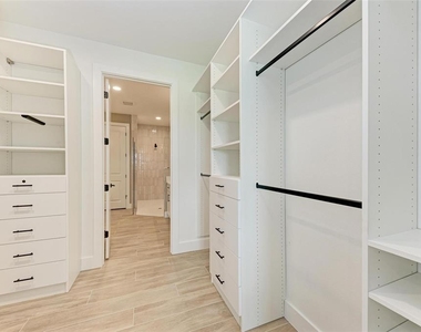 10016 Rembrandt Way - Photo Thumbnail 18