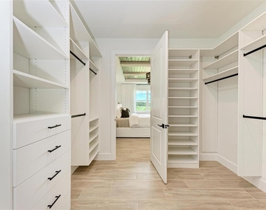 10016 Rembrandt Way - Photo Thumbnail 19