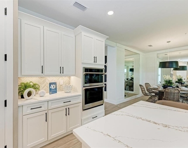 10016 Rembrandt Way - Photo Thumbnail 9