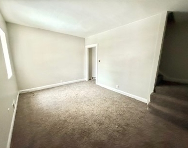 866 Vankirk St - Photo Thumbnail 1