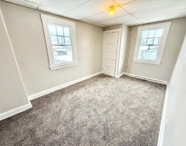 866 Vankirk St - Photo Thumbnail 9