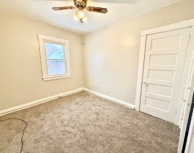 866 Vankirk St - Photo Thumbnail 8