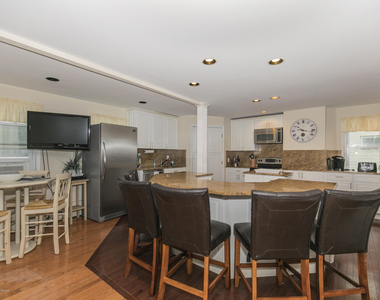 18 Ocean Avenue - Photo Thumbnail 12