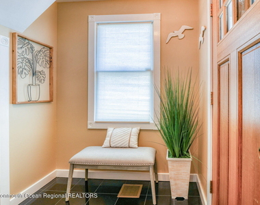 69 Franklin Avenue - Photo Thumbnail 12
