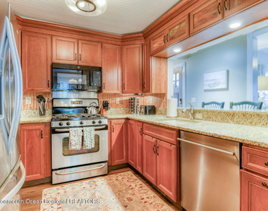 69 Franklin Avenue - Photo Thumbnail 22