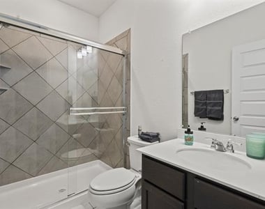 925 West Drive - Photo Thumbnail 12