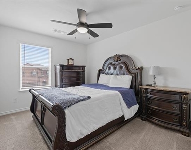 925 West Drive - Photo Thumbnail 8