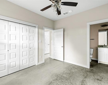 2290 W Tarleton Street - Photo Thumbnail 11