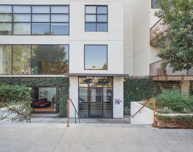 5800 Harold Way - Photo Thumbnail 23