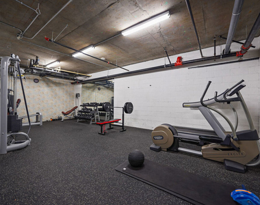 5800 Harold Way - Photo Thumbnail 11