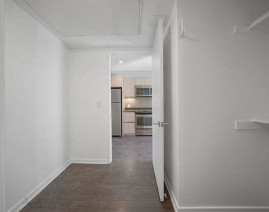 5800 Harold Way - Photo Thumbnail 7
