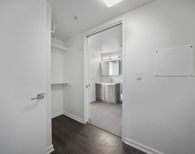 5800 Harold Way - Photo Thumbnail 6