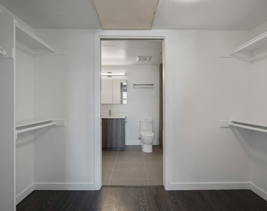 5800 Harold Way - Photo Thumbnail 11