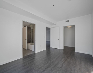 5800 Harold Way - Photo Thumbnail 16