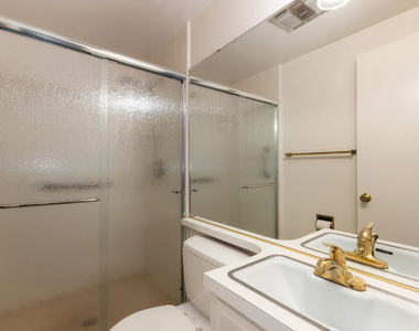 6732 Hillpark Drive - Photo Thumbnail 7